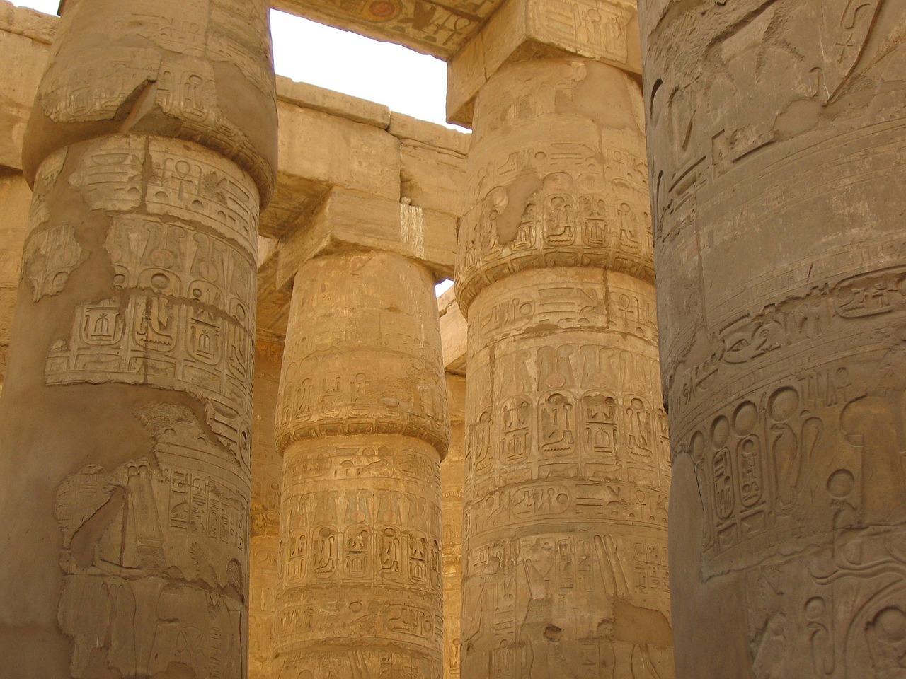 Hieroglyphics in Luxor Foto @ PublicDomainPictures-Pixabay 